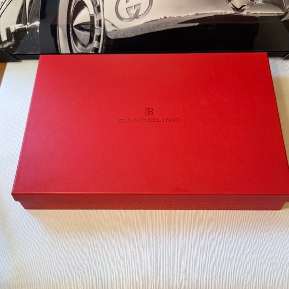 Bandolino Glittering Gold Crossbody/ Clutch and Soft Knit Scarf Box Set - Picture 8 of 11